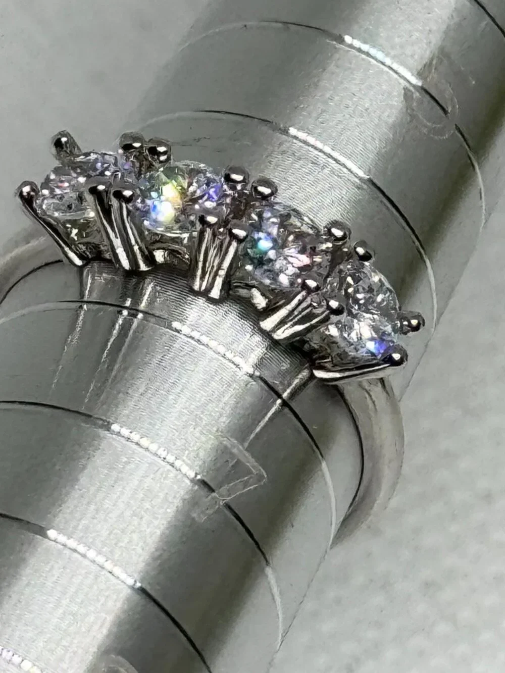 New Four Stone Ring Clear Sparkling Stones Unknown Metal Band – See Photos for S